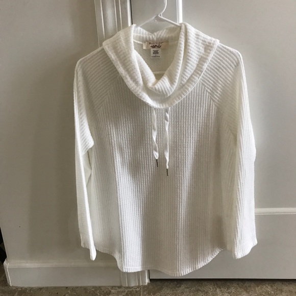 White Cowl Neck Pullover Top - Picture 7 of 8